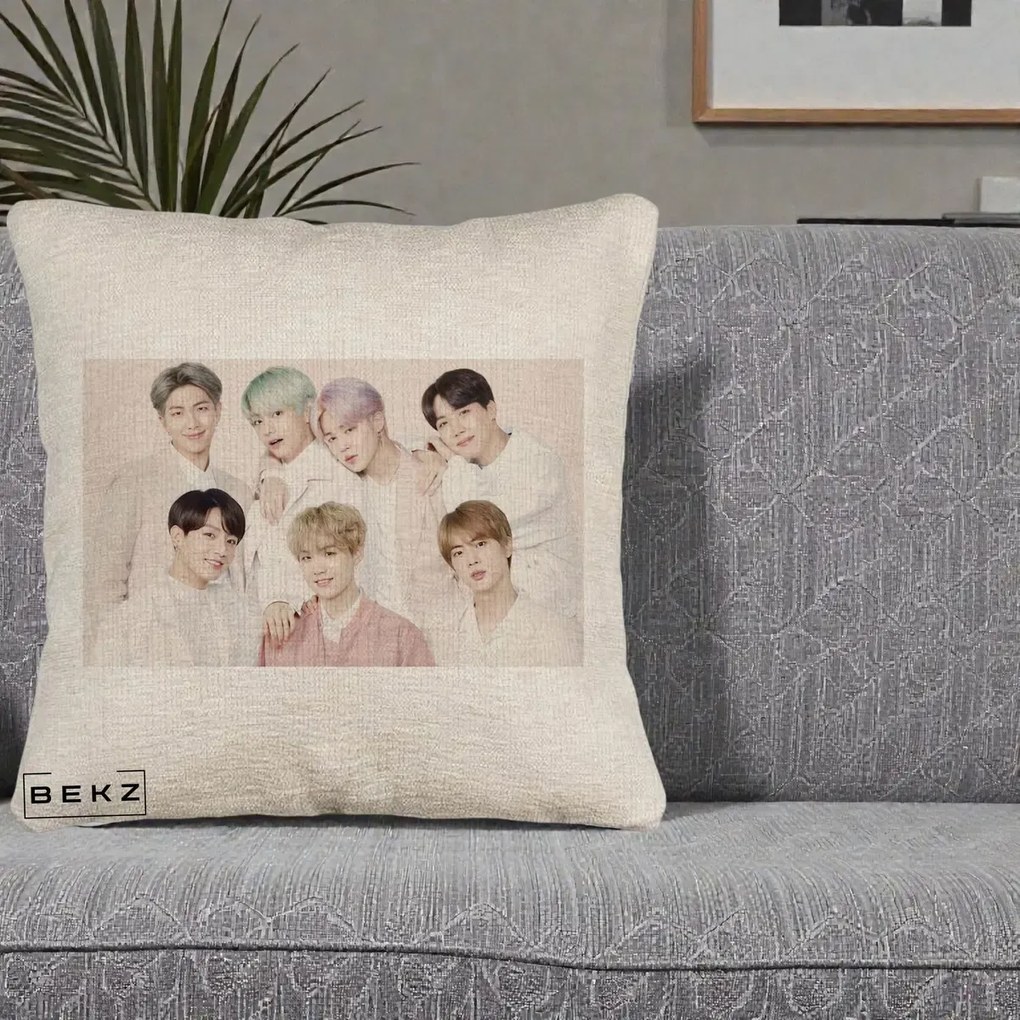 Perna Personalizata K-pop BTS Foto Grup Landscape Pastel, 40x40 cm, Bej Canapea, Husa Detasabila, Perna Inclusa, BEKZ®