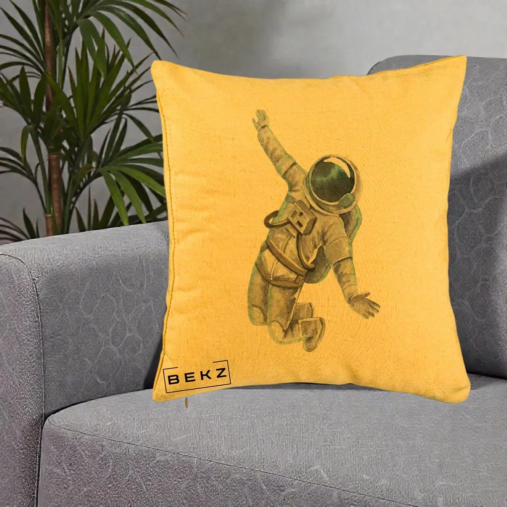 Perna Decorativa Astronaut Acuarela Zbor, 40x40 cm, Galben, Husa Detasabila, Perna Inclusa, BEKZ®