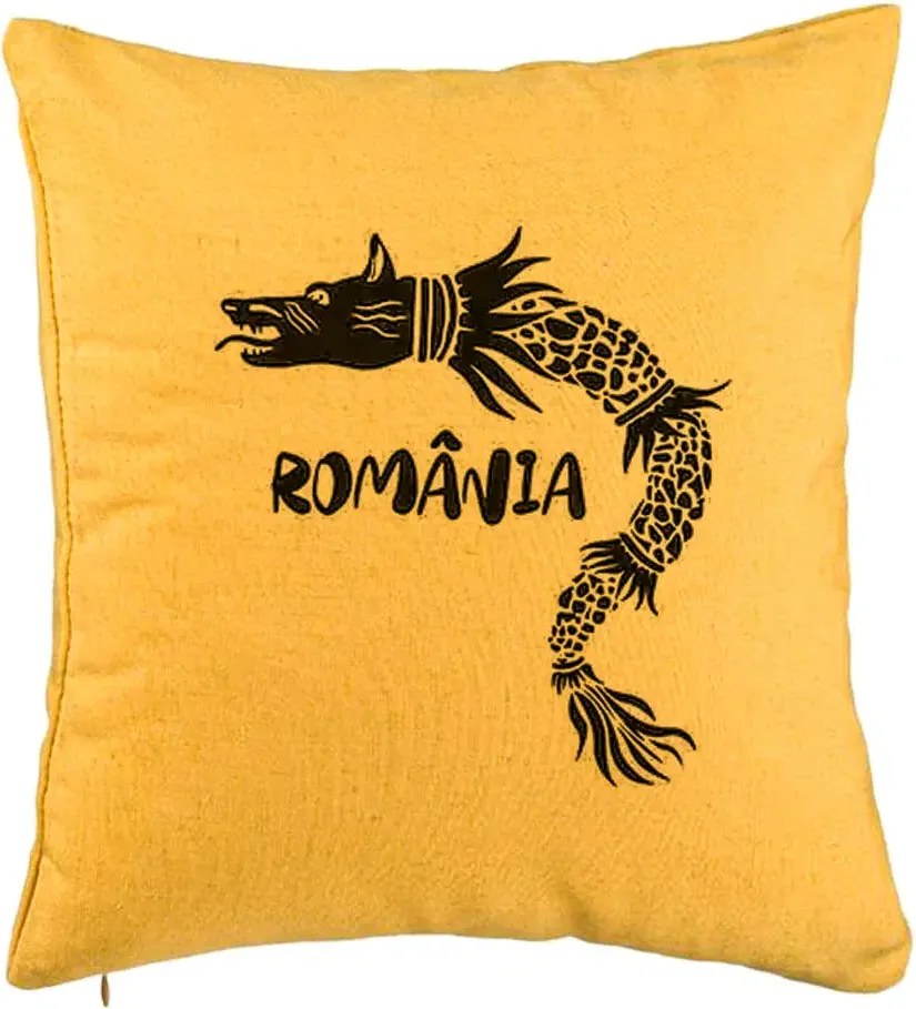 Perna Personalizata, Model Lup Dacic Romania, 40x40 cm, Galben, Husa Detasabila, Perna Inclusa, BEKZ®