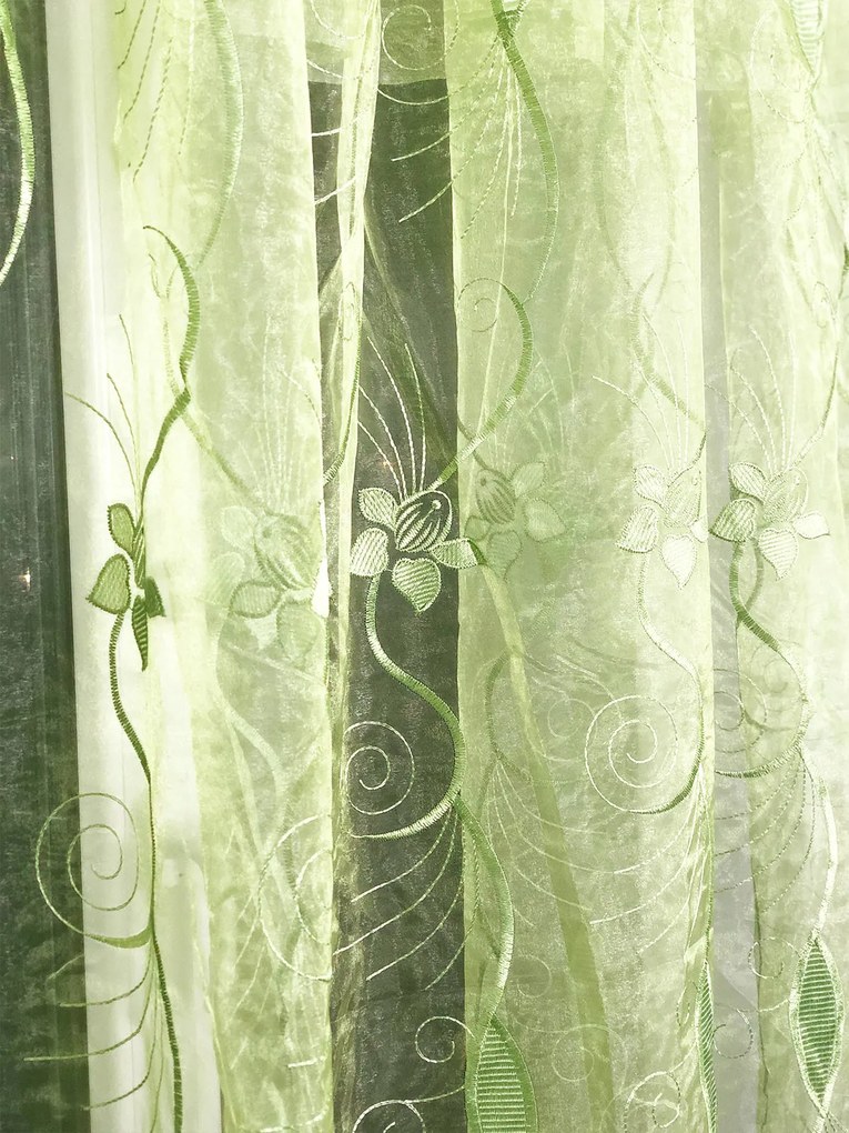 Perdea din voal nuanță verde și broderie verde cod 2041