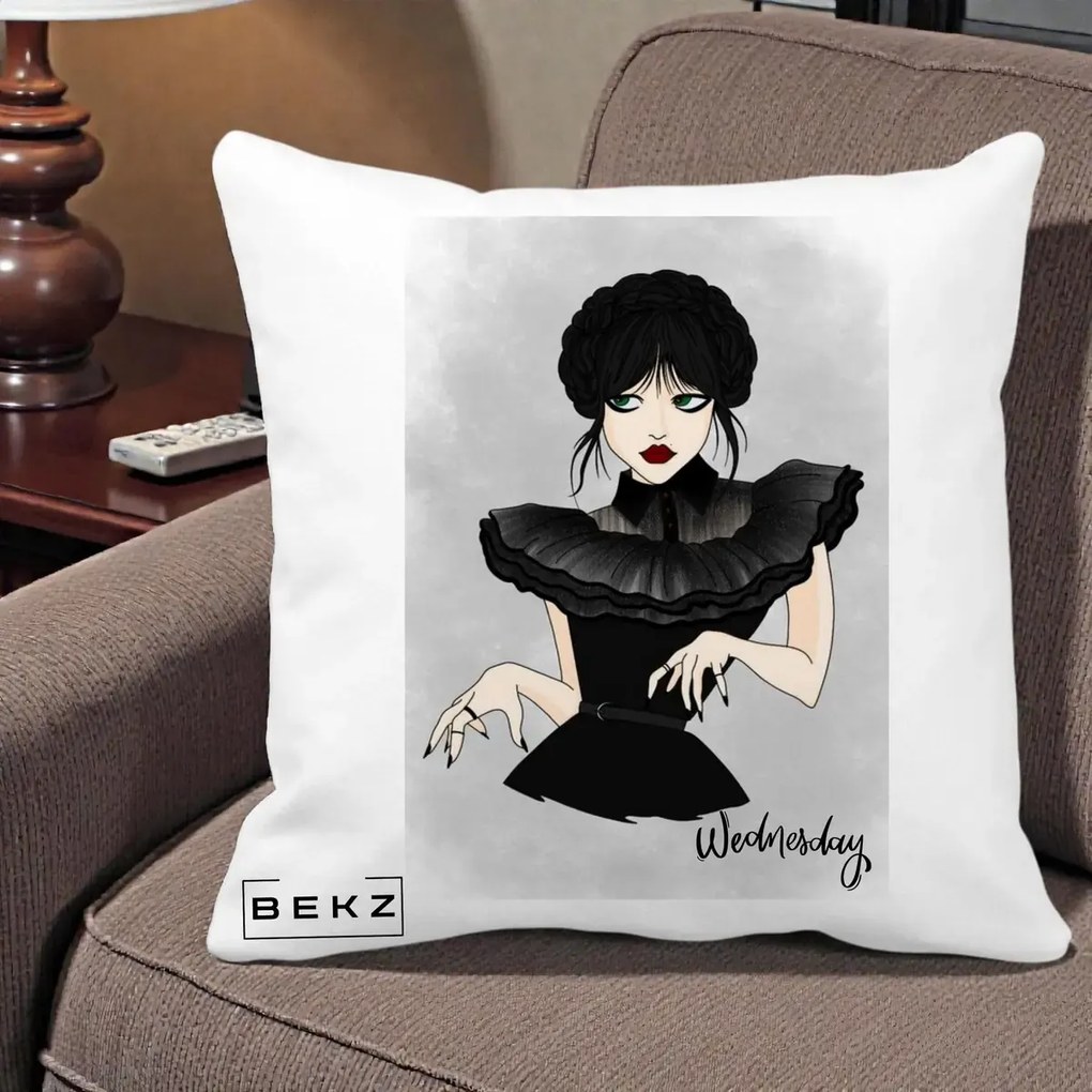 Perna Personalizata Wednesday Addams Portret Gotic, 40x40 cm, Alba Mata, Husa Detasabila, Perna Inclusa, BEKZ®