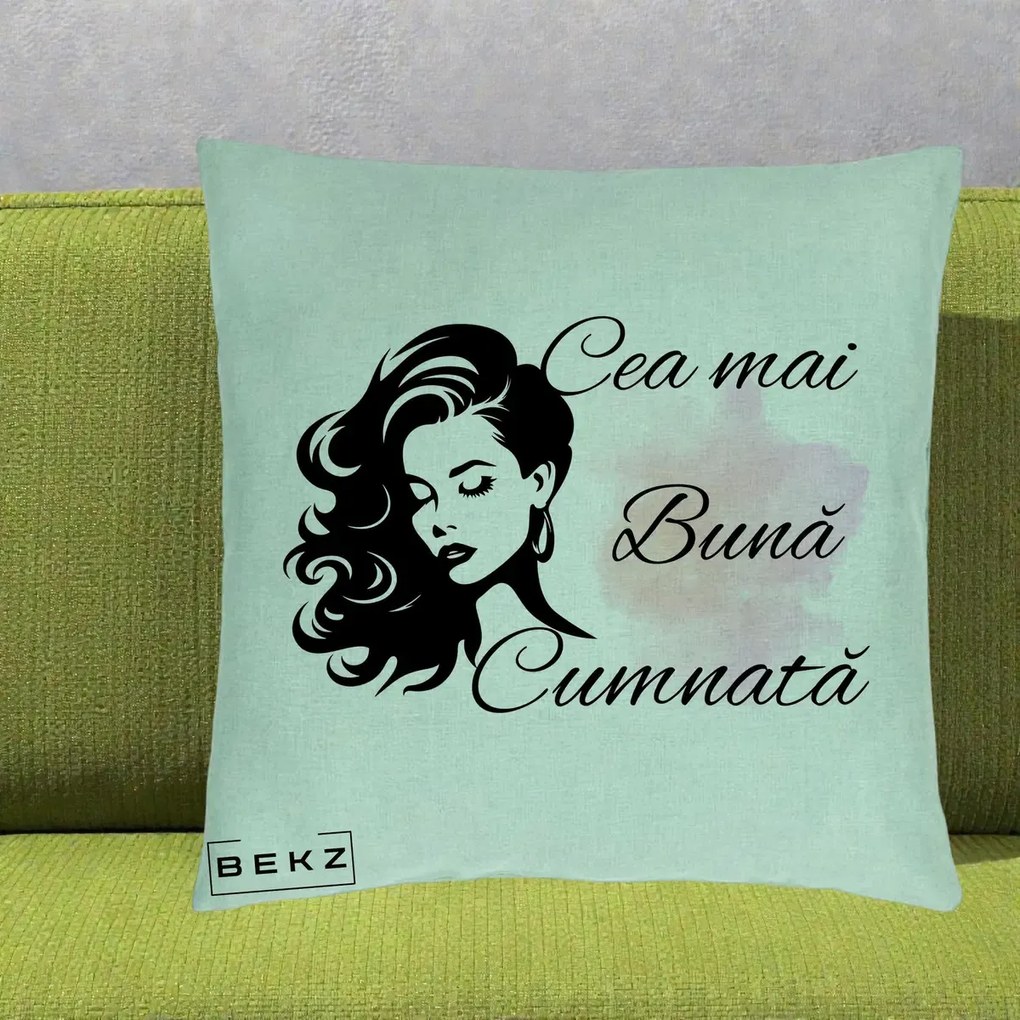 Cadou pentru Cumnata - Perna Personalizata Cea mai Buna Cumnata cu Silueta Dama si Pete Roz, 40x40 cm, Verde Menta, Husa Detasabila, Perna Inclusa, BEKZ®