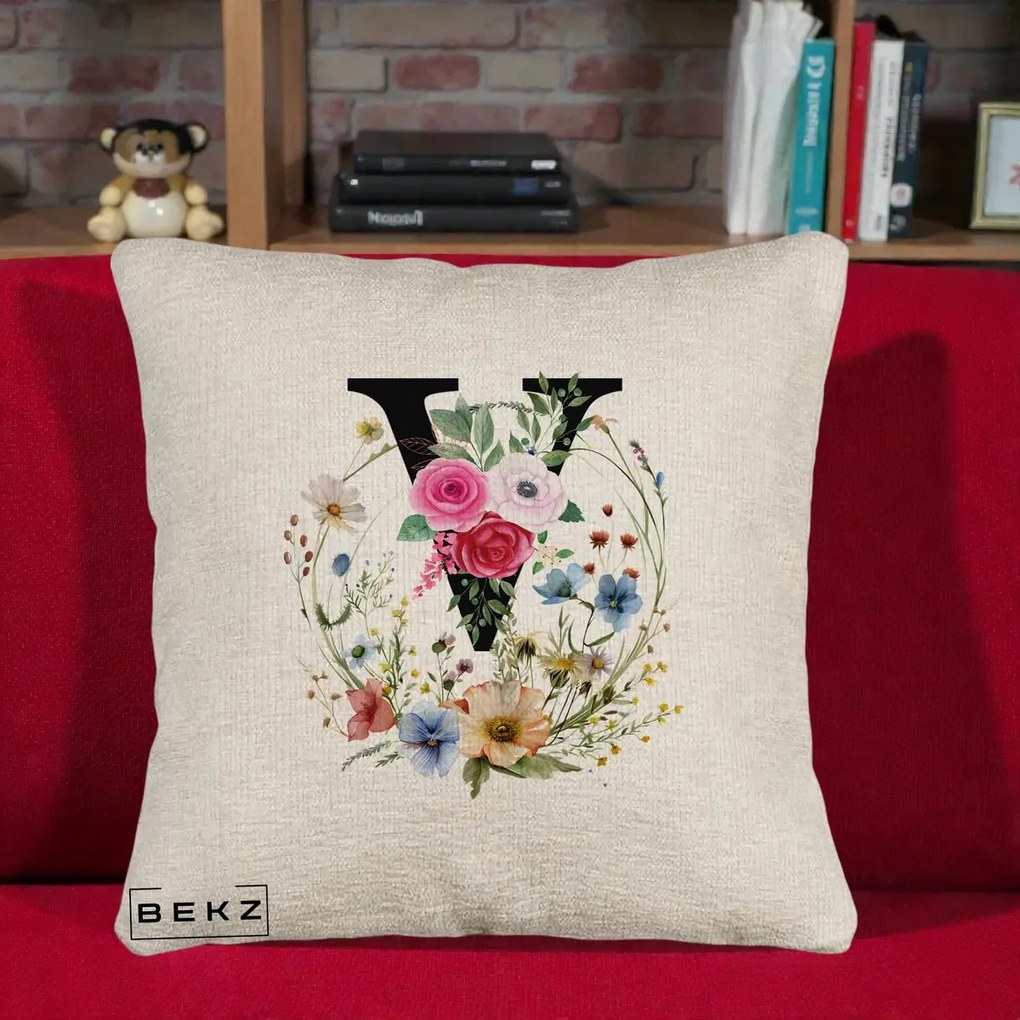 Cadou Personalizat - Perna Personalizata Monograma Florala Litera V cu Coroana, 40x40 cm, Bej Canapea, Husa Detasabila, Perna Inclusa, BEKZ®