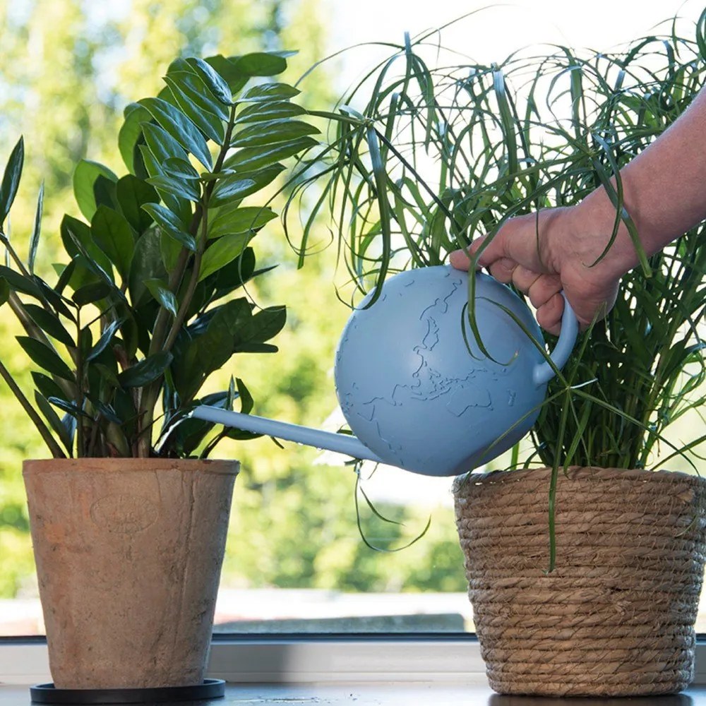 Stropitoare Esschert Design Globus, 1,5 l, albastru