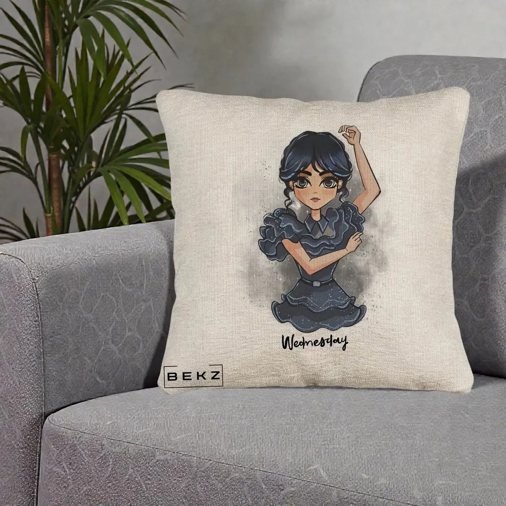 Perna Personalizata Wednesday Addams Dancing Queen, 40x40 cm, Bej Canapea, Husa Detasabila, Perna Inclusa, BEKZ®