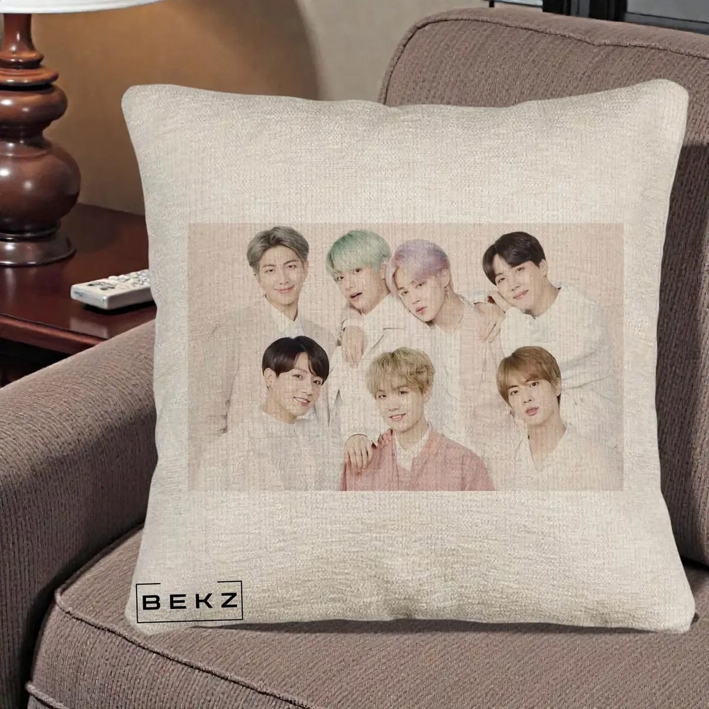 Perna Personalizata K-pop BTS Foto Grup Landscape Pastel, 40x40 cm, Bej Canapea, Husa Detasabila, Perna Inclusa, BEKZ®