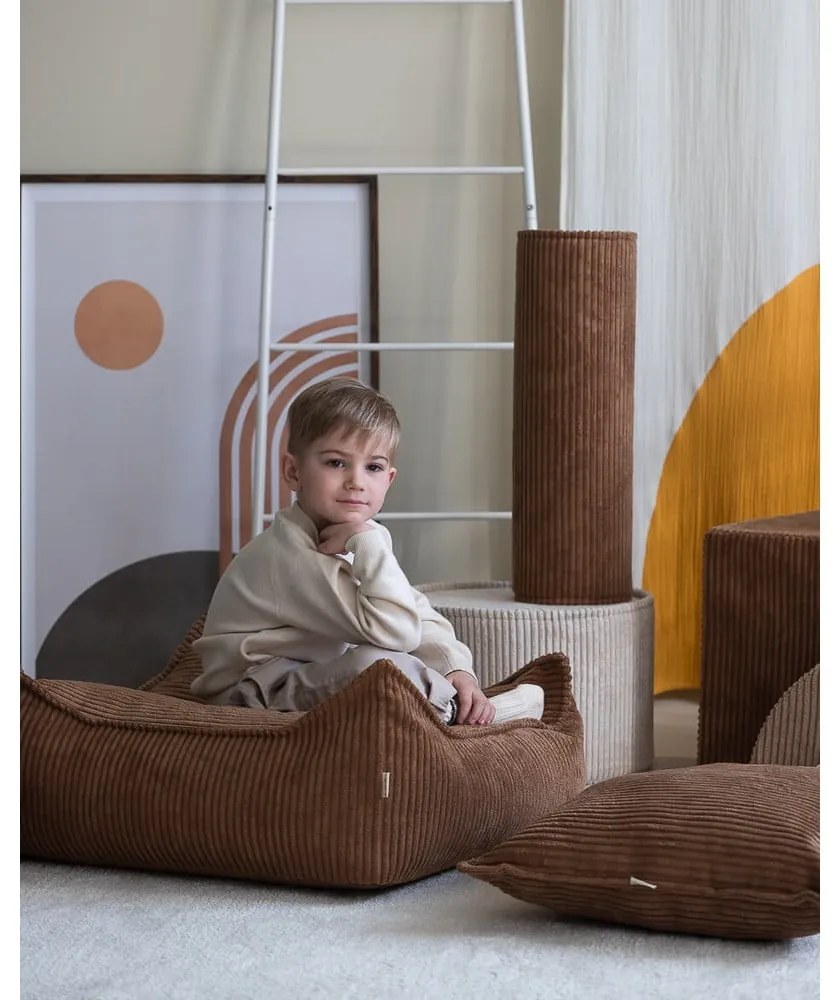 Fotoliu puf pentru copii maro cu tapițerie din catifea reiată Square – Wigiwama