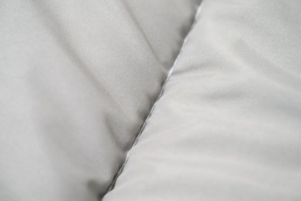 Patura usoara pentru toate anotimpurile 140x200 cm din fibra goala, neagra