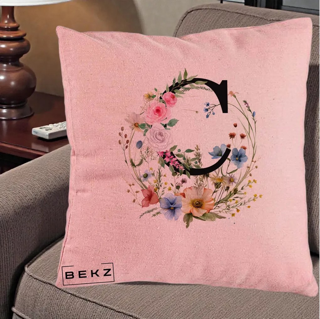 Cadou Personalizat - Perna Personalizata Monogram Litera C cu Flori Acuarela, 40x40 cm, Roz, Husa Detasabila, Perna Inclusa, BEKZ®