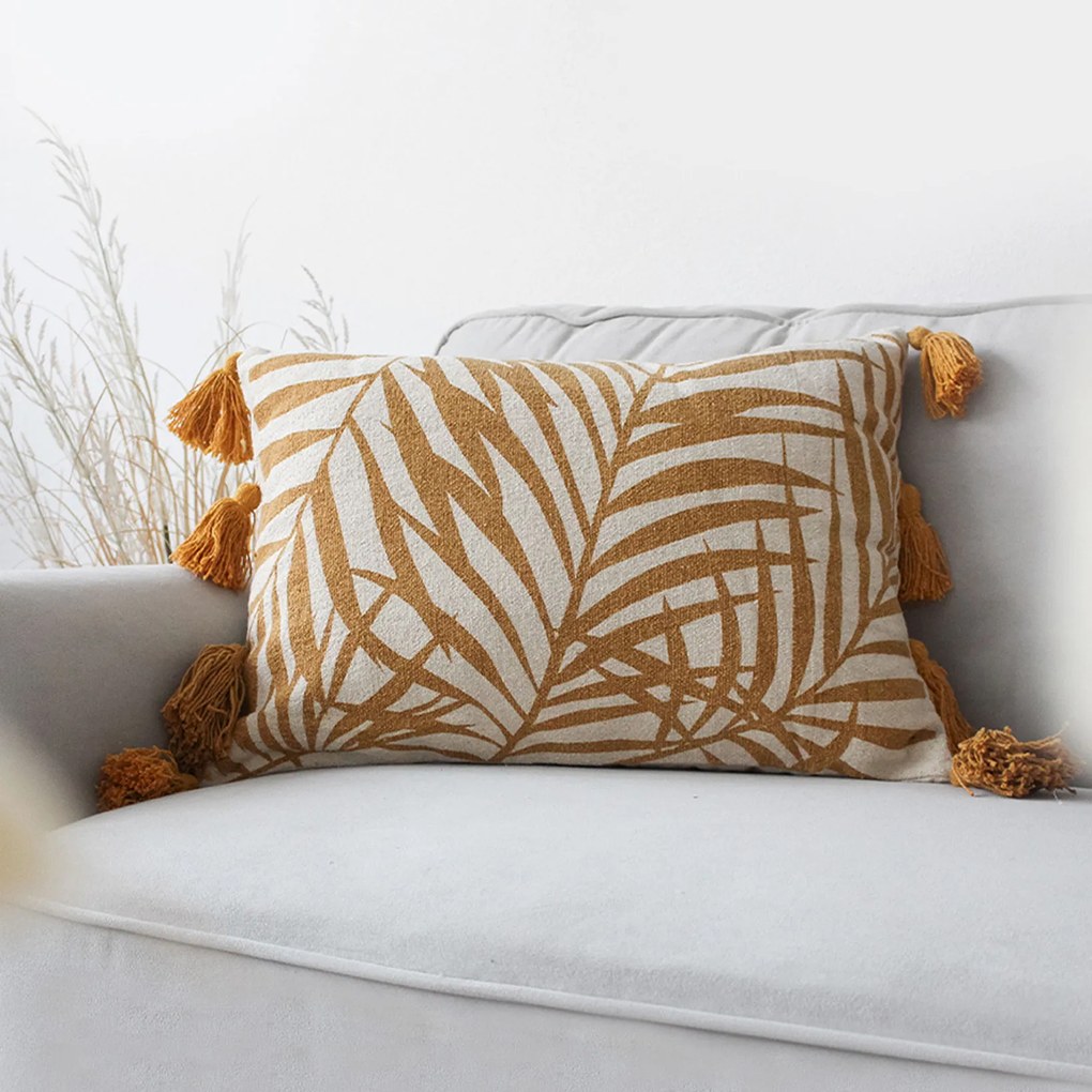 Goldea pernă decorativă boho 30x50 cm - frunze culoare muștar cu franjuri pe bej natural 30 x 50 cm