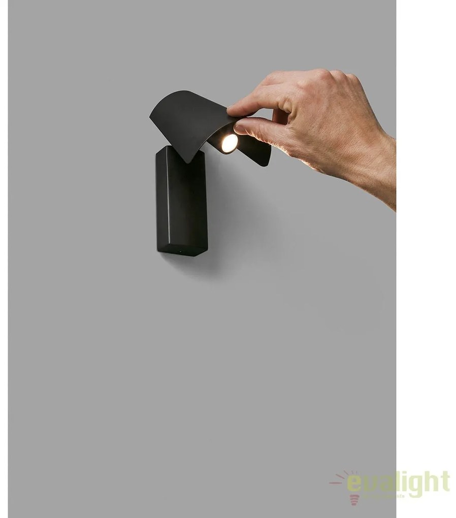 Aplica perete LED stil modern minimalist LE PETIT neagra 62162