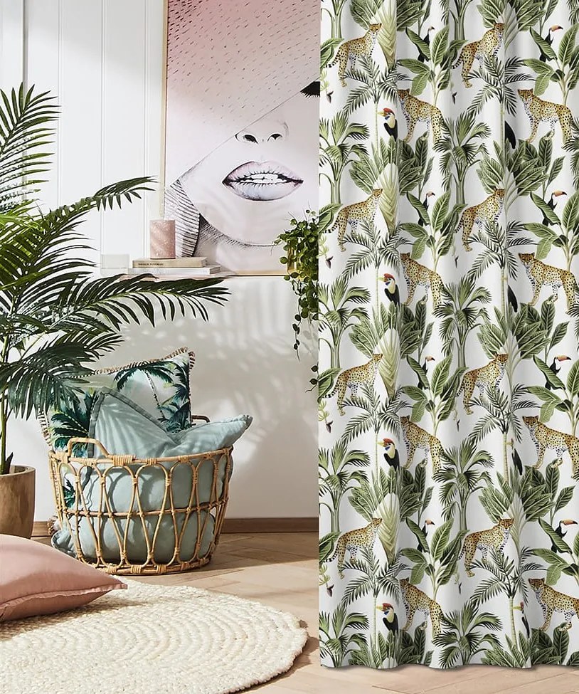 Draperii exotice cu agățare pe agrafe in sufragerie 140x250 cm