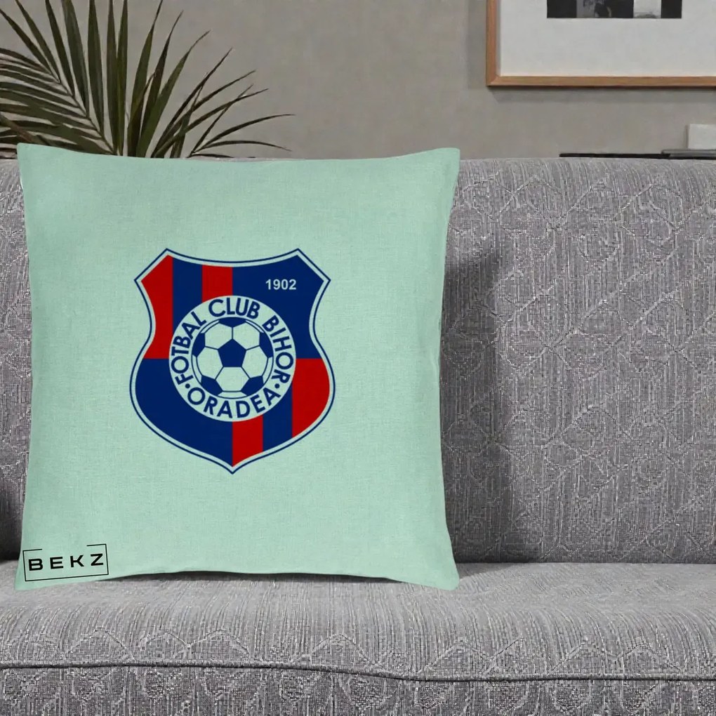 Perna Personalizata FC Bihor Oradea 1902 Fotbal, 40x40 cm, Verde Menta, Husa Detasabila, Perna Inclusa, BEKZ®