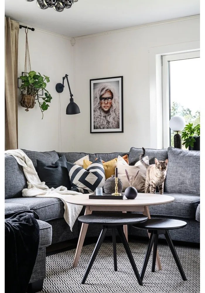 Măsuță de cafea în culoare naturală rotundă cu aspect de lemn de stejar 90x90 cm Yumi - Rowico