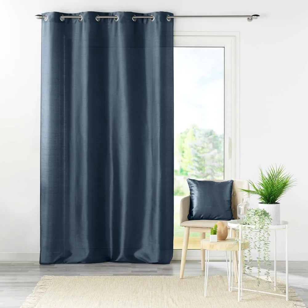 Draperie albastru-închis din microsatin 140x240 cm Shana – douceur d'intérieur
