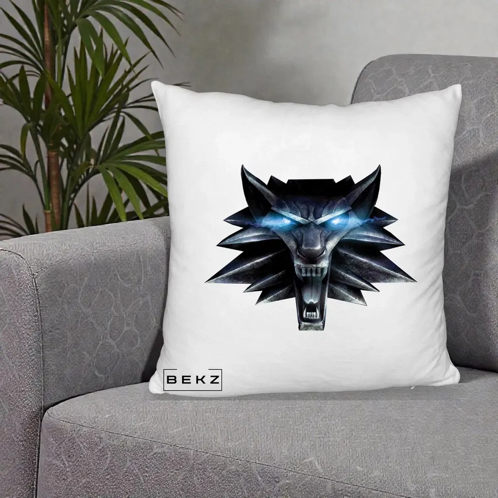 Perna Decorativa The Witcher Wolf Head, 40x40 cm, Alb Pufos, Husa Detasabila, Perna Inclusa, BEKZ®