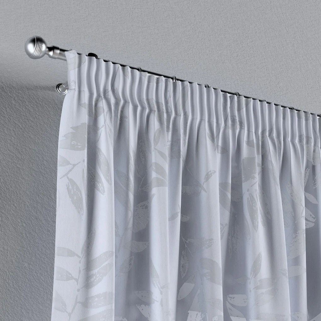 Perdea cu bandă de pliuri