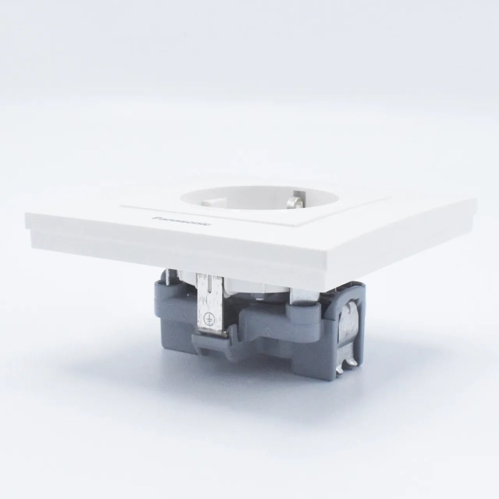 Priza simpla cu impamantare si protectie copil Karre Plus Pansonic, ST, alba