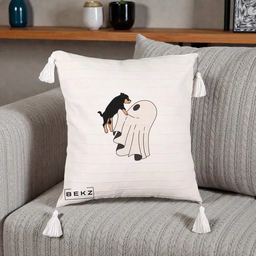 Perna Decorativa Caine Rottweiler Fantoma Halloween, 40x40 cm, Bej cu Franjuri, Husa Detasabila, Perna Inclusa, BEKZ®
