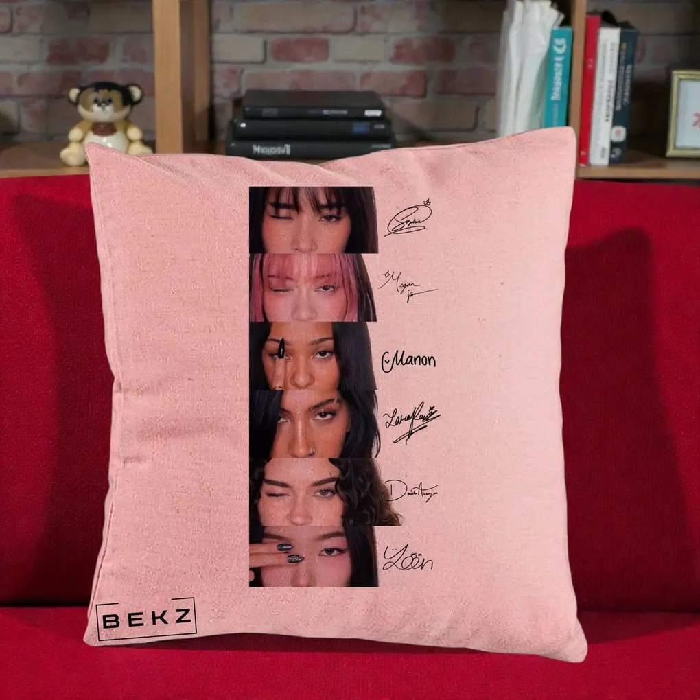 Perna Personalizata K-pop KATSEYE Semnaturi fara Foto, 40x40 cm, Roz, Husa Detasabila, Perna Inclusa, BEKZ®