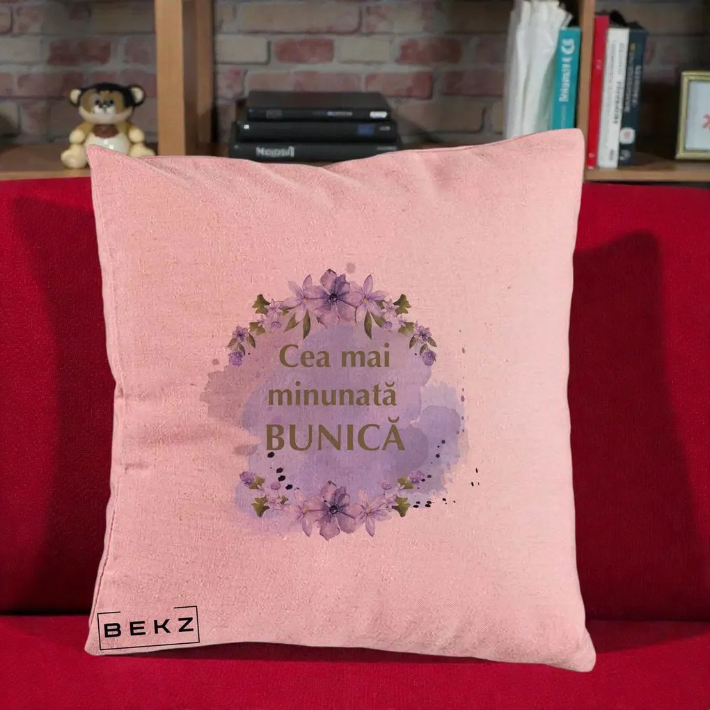 Cadou pentru Bunica - Perna Personalizata Cea Mai Minunata Bunica Flori Mov Acuarela Verde, 40x40 cm, Roz, Husa Detasabila, Perna Inclusa, BEKZ®