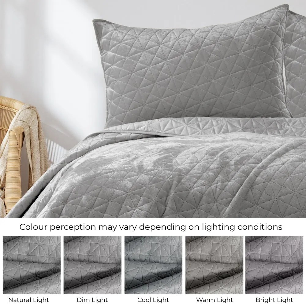 Cuvertură gri deschis matlasată din catifea 170x210 cm Laila – AmeliaHome