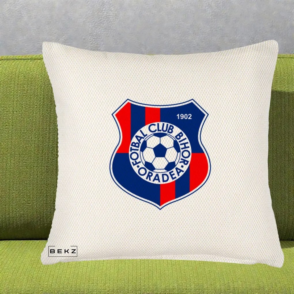 Perna Personalizata FC Bihor Oradea 1902 Fotbal, 40x40 cm, Crem Reliefat, Husa Detasabila, Perna Inclusa, BEKZ®