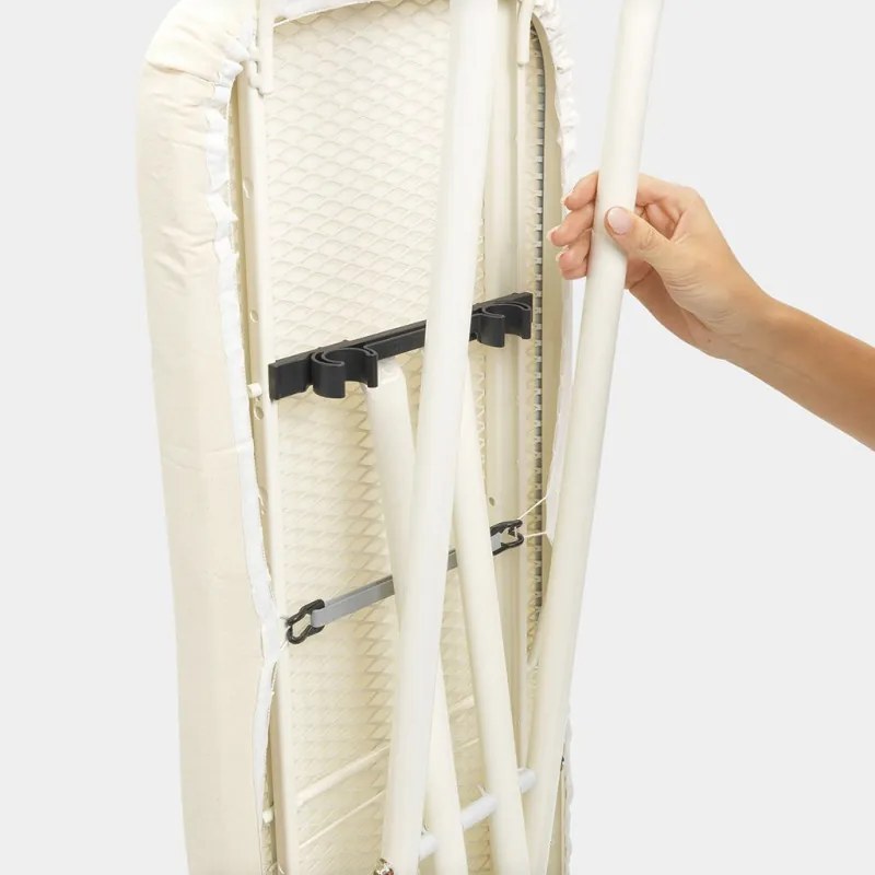 Masa de calcat Brabantia B 90300125, 124x38 cm, 7 pozitii reglabile, Suport fier de calcat, Alb