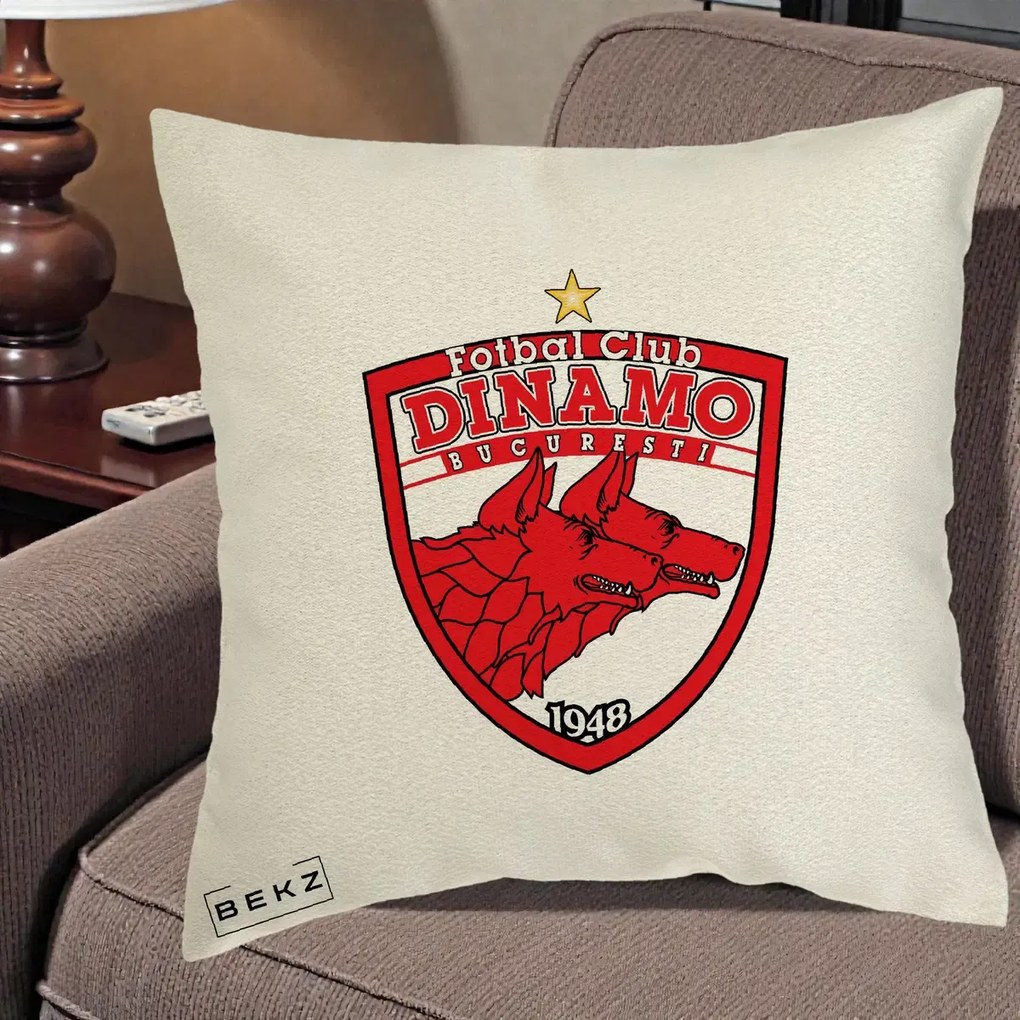 Perna Personalizata FC Dinamo Bucuresti 1948 Fotbal, 40x40 cm, Ecru, Husa Detasabila, Perna Inclusa, BEKZ®