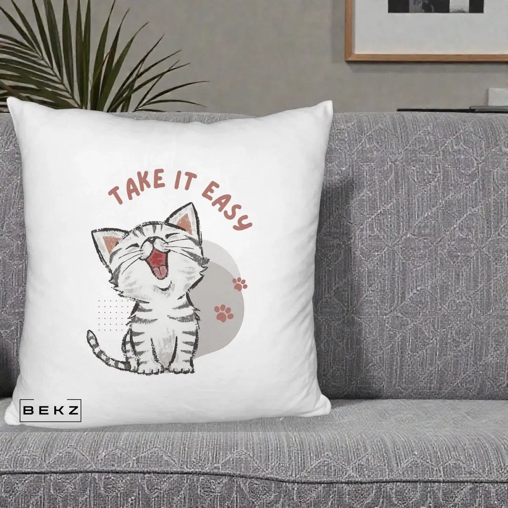 Perna Personalizata Take It Easy Cat, 40x40 cm, Alb Pufos, Husa Detasabila, Perna Inclusa, BEKZ®