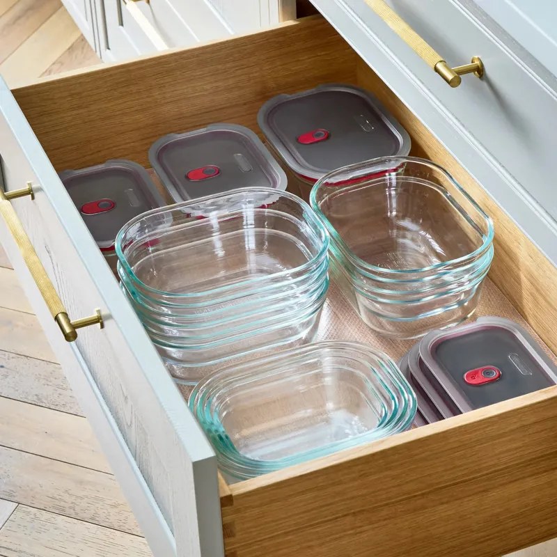 Set de 3 cutii pentru alimente Black+Blum Stack+Nest FBGR-BX-MPACK3, 0,9 l, Dreptunghiulare, Potrivite pentru microunde, Fara BPA, Otel inoxidabil, Gri/Rosu