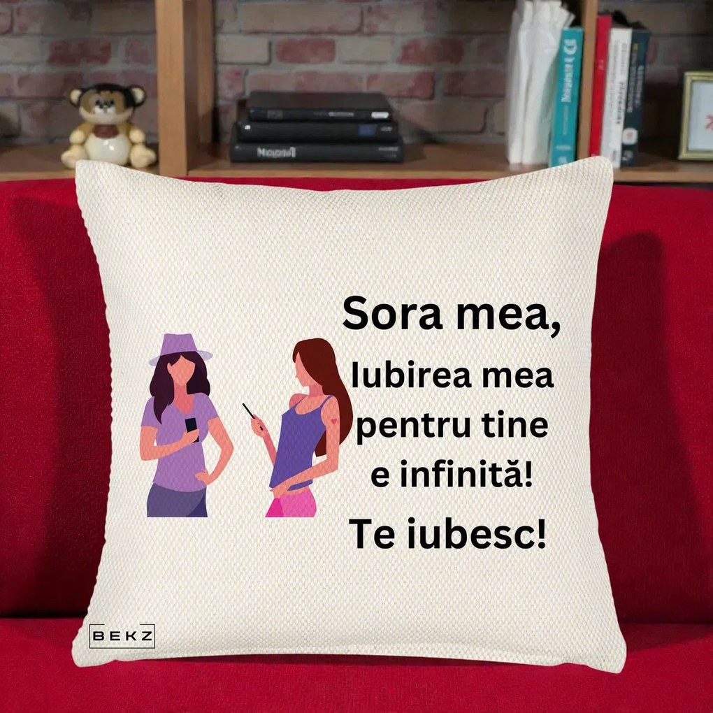 Cadou pentru Sora - Perna Personalizata Sora Mea Te Iubesc Doua Fete cu Telefoane, 40x40 cm, Crem Reliefat, Husa Detasabila, Perna Inclusa, BEKZ®