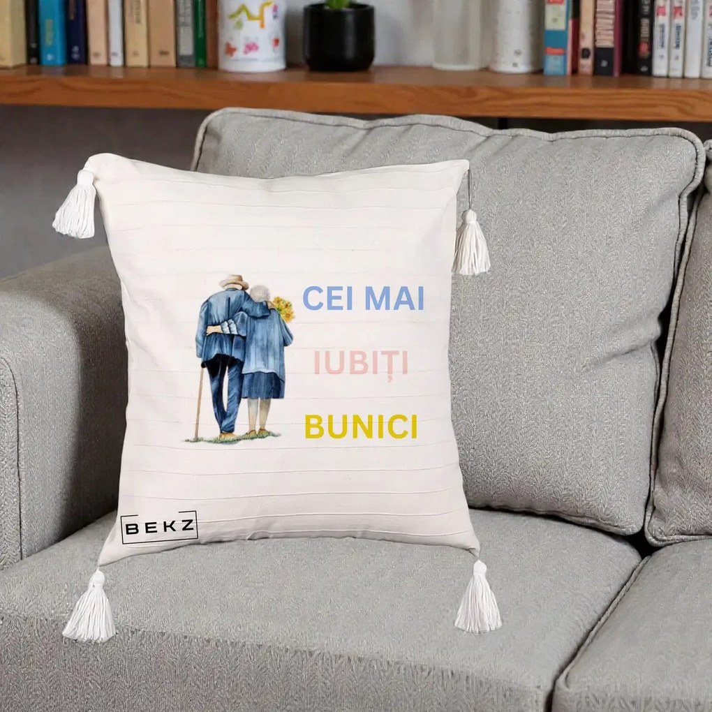 Cadou pentru Bunici - Perna Personalizata Cei Mai Iubiti Bunici Acuarela Spate, 40x40 cm, Bej cu Franjuri, Husa Detasabila, Perna Inclusa, BEKZ®