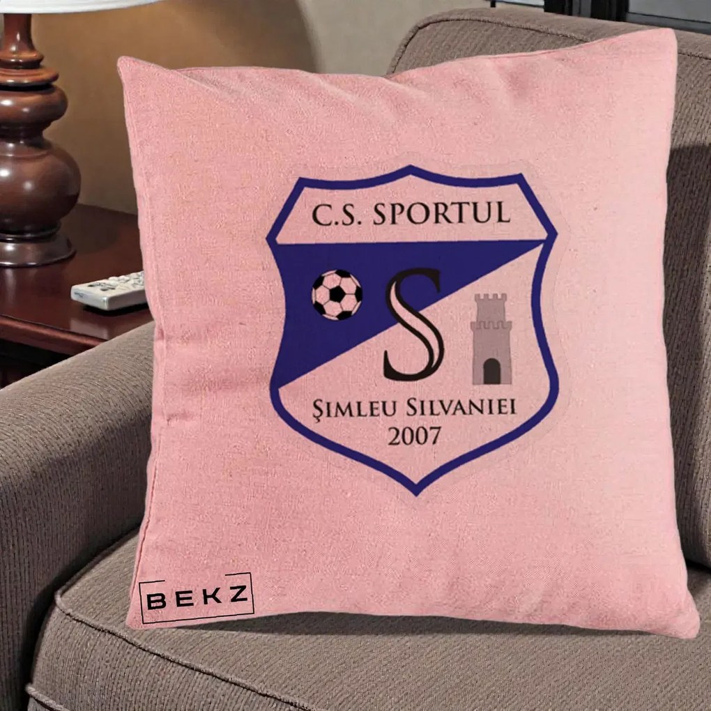 Perna Personalizata CS Sportul Simleu Silvaniei 2007, 40x40 cm, Roz, Husa Detasabila, Perna Inclusa, BEKZ®