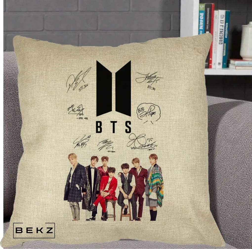 Perna Personalizata K-pop BTS Semnaturi Foto, 40x40 cm, Crem, Husa Detasabila, Perna Inclusa, BEKZ®
