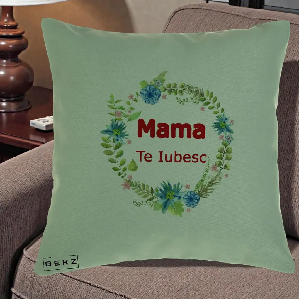 Cadou pentru Mama - Perna Personalizata Mama Te Iubesc Flori Albastre, 40x40 cm, Verde, Husa Detasabila, Perna Inclusa, BEKZ®
