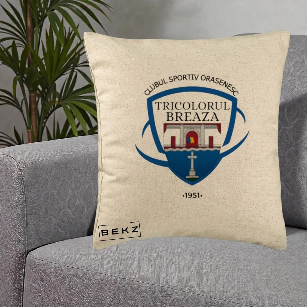 Perna Personalizata CSO Tricolorul Breaza 1951, 40x40 cm, Bej, Husa Detasabila, Perna Inclusa, BEKZ®