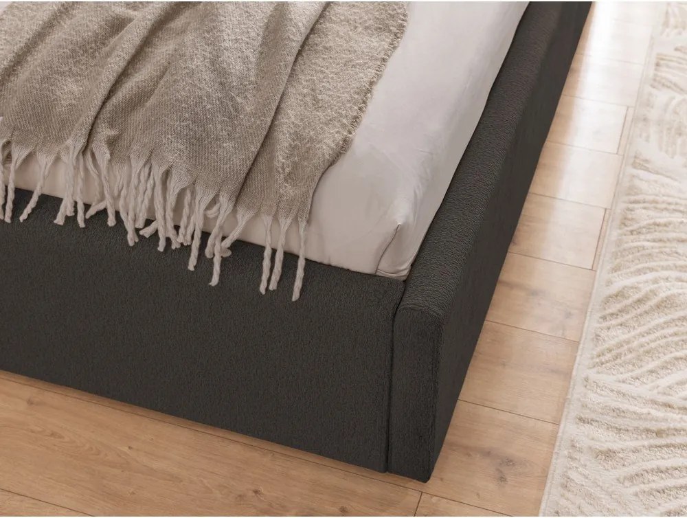 Pat matrimonial gri închis tapițat cu spațiu de depozitare cu somieră 160x200 cm Cille – Ropez