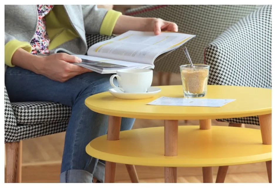 Masă de cafea cu picioare din lemn Ragaba UFO, Ø 70 cm, gri închis