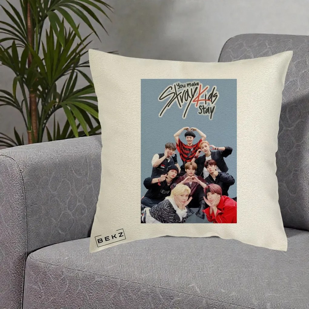 Perna Personalizata K-pop Stray Kids You Make Stray Kids Stay cu Foto Grup, 40x40 cm, Ecru, Husa Detasabila, Perna Inclusa, BEKZ®