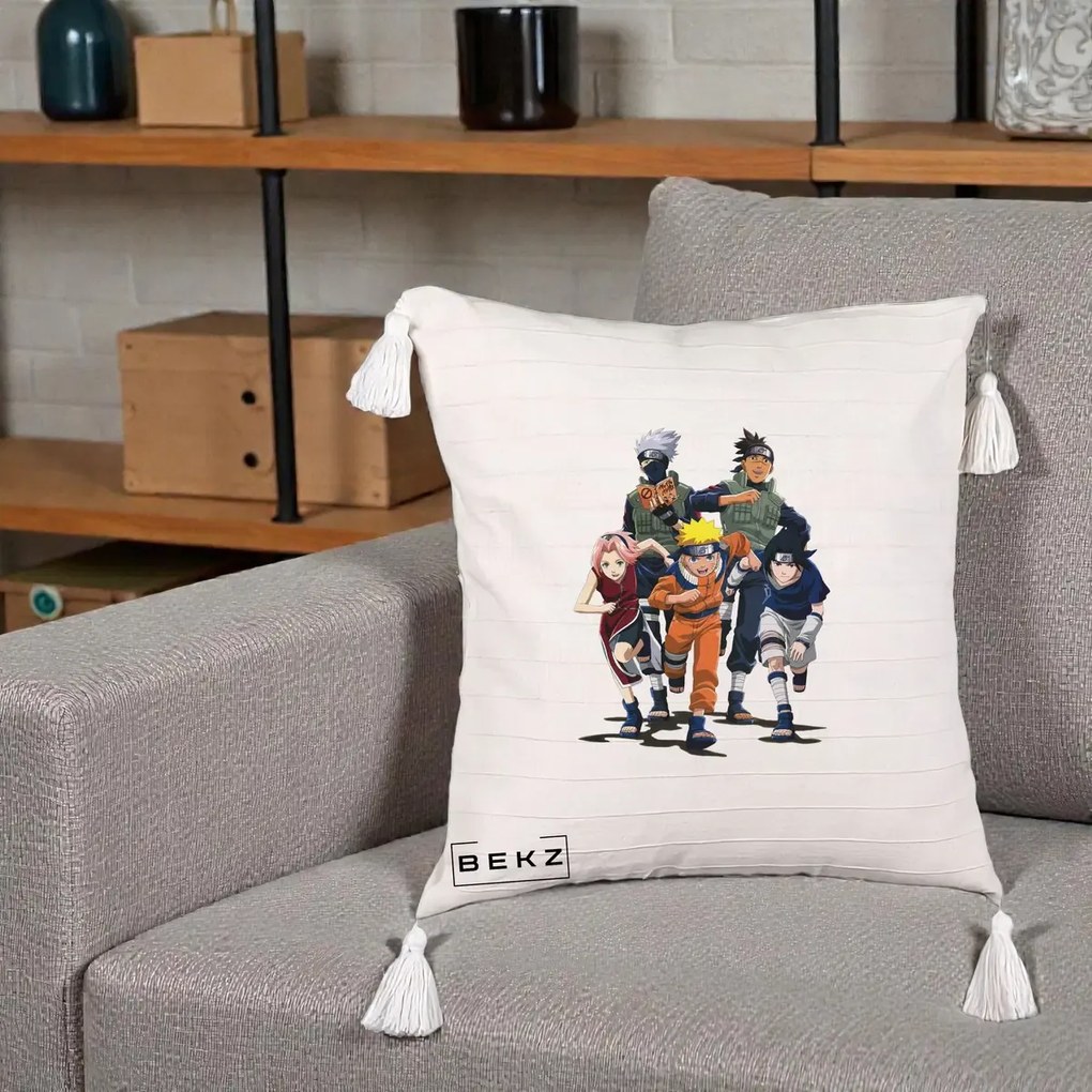 Perna Personalizata Naruto Echipa 7 Kakashi Sensei, 40x40 cm, Bej cu Franjuri, Husa Detasabila, Perna Inclusa, BEKZ®