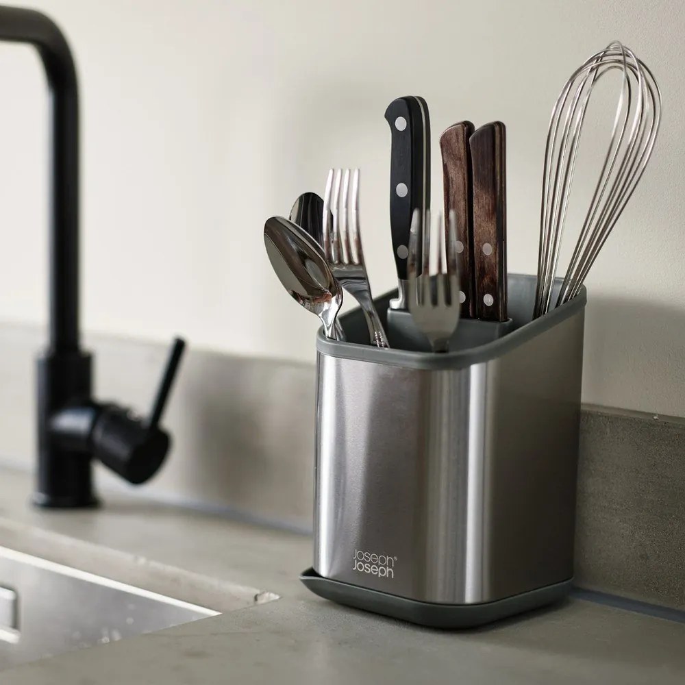 Scurgător de vase argintiu lucios pentru tacâmuri din oțel inoxidabil 11x11,5 cm Duo Steel – Joseph Joseph