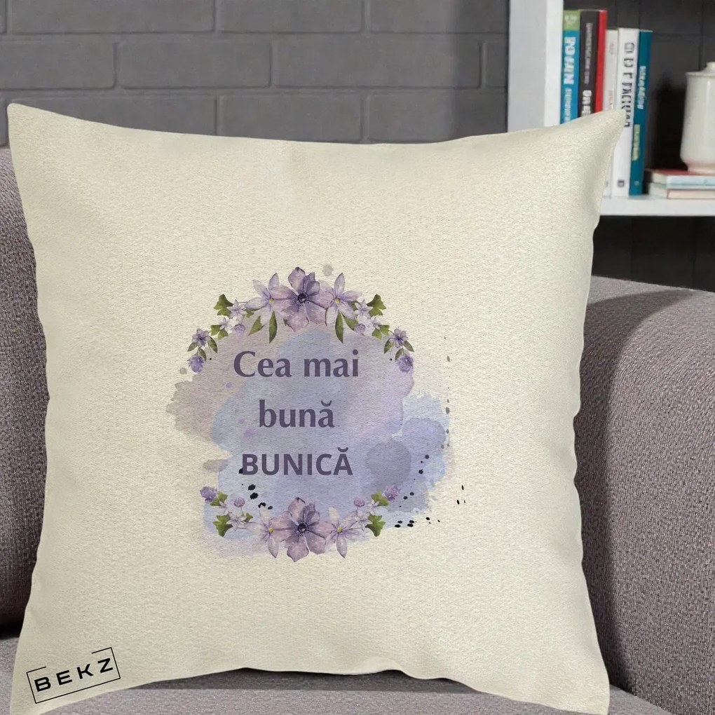 Cadou pentru Bunica - Perna Personalizata Cea Mai Buna Bunica Flori Mov Acuarela Negru, 40x40 cm, Ecru, Husa Detasabila, Perna Inclusa, BEKZ®