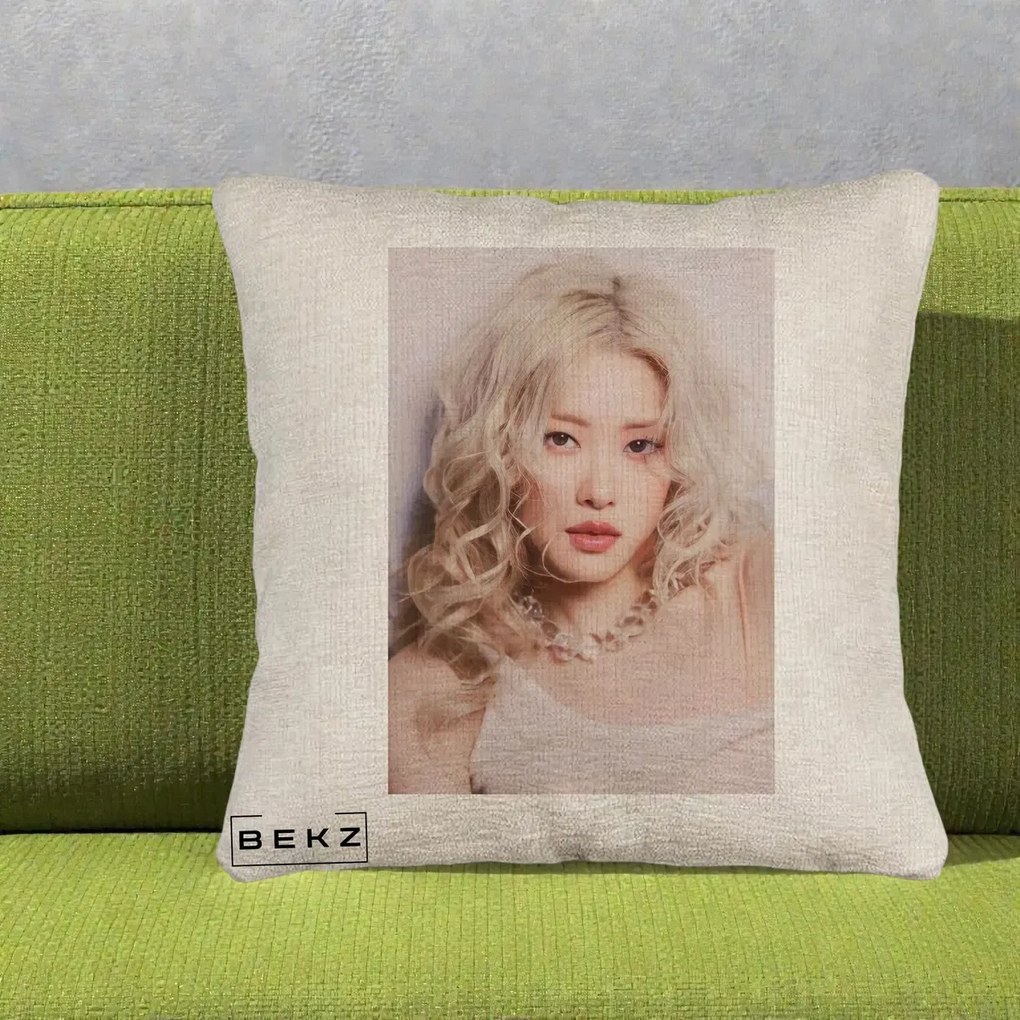 Perna Personalizata K-pop BLACKPINK Rose, 40x40 cm, Bej Canapea, Husa Detasabila, Perna Inclusa, BEKZ®