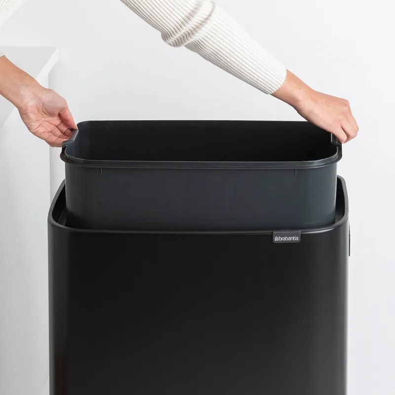 La mâna a doua: Cos pentru gunoi Brabantia Bo Touch Hi 1001260, 60 L, Inaltat, Deschidere lina si silentioasa, Negru mat
