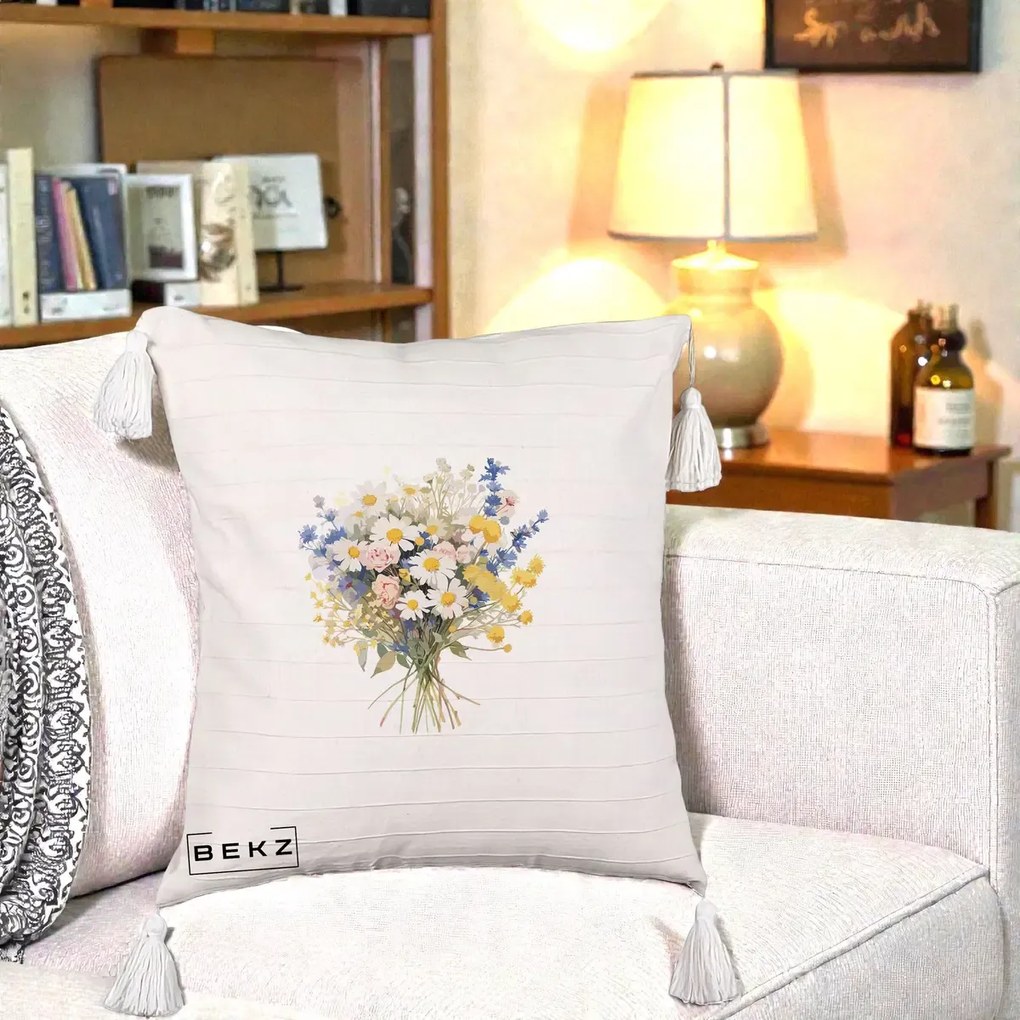 Perna Decorativa Buchet Camp Acuarela Margarete-Lavanda, 40x40 cm, Bej cu Franjuri, Husa Detasabila, Perna Inclusa, BEKZ®