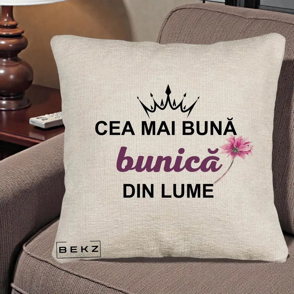 Cadou pentru Bunica - Perna Personalizata Cea Mai Buna Bunica Din Lume Coroana Mov Floare Roz, 40x40 cm, Bej Canapea, Husa Detasabila, Perna Inclusa, BEKZ®