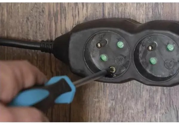 Prelungitor 3Z 5m negru