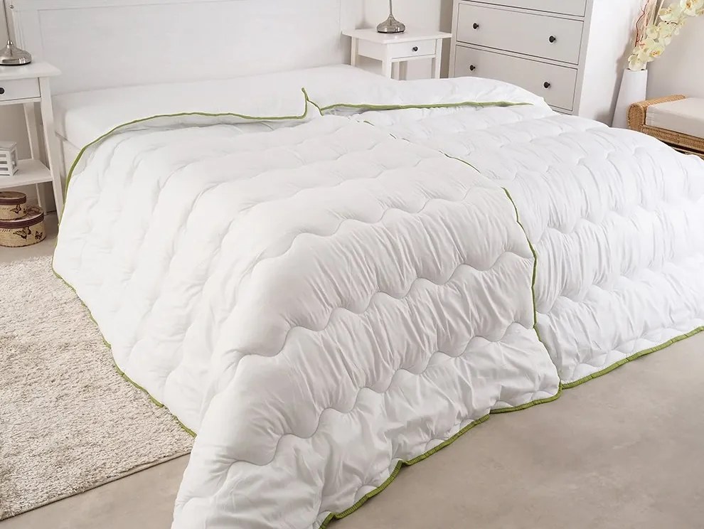 Patura matlasata pentru toate anotimpurile BELLA ALOE VERA 140x200 cm, alba
