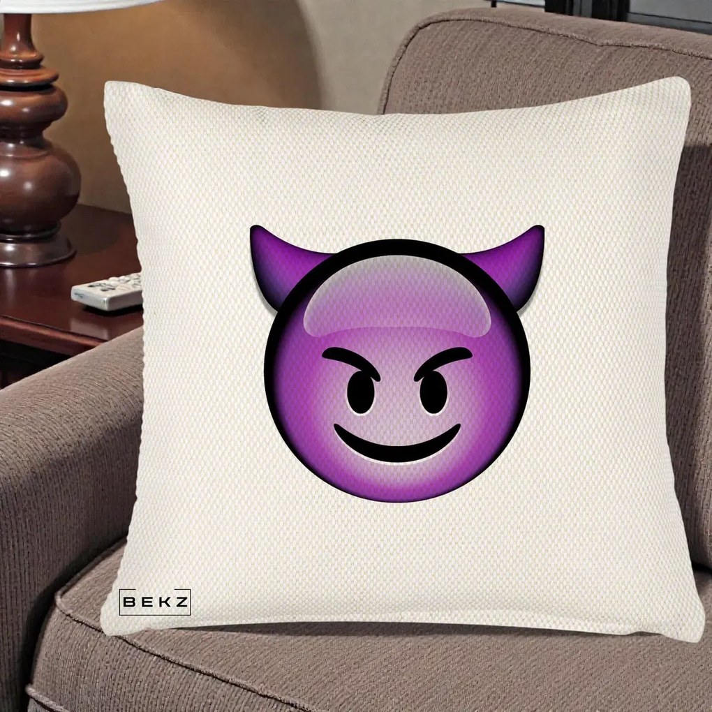 Perna Decorativa Emoji Diavol Mov, 40x40 cm, Crem Reliefat, Husa Detasabila, Perna Inclusa, BEKZ®